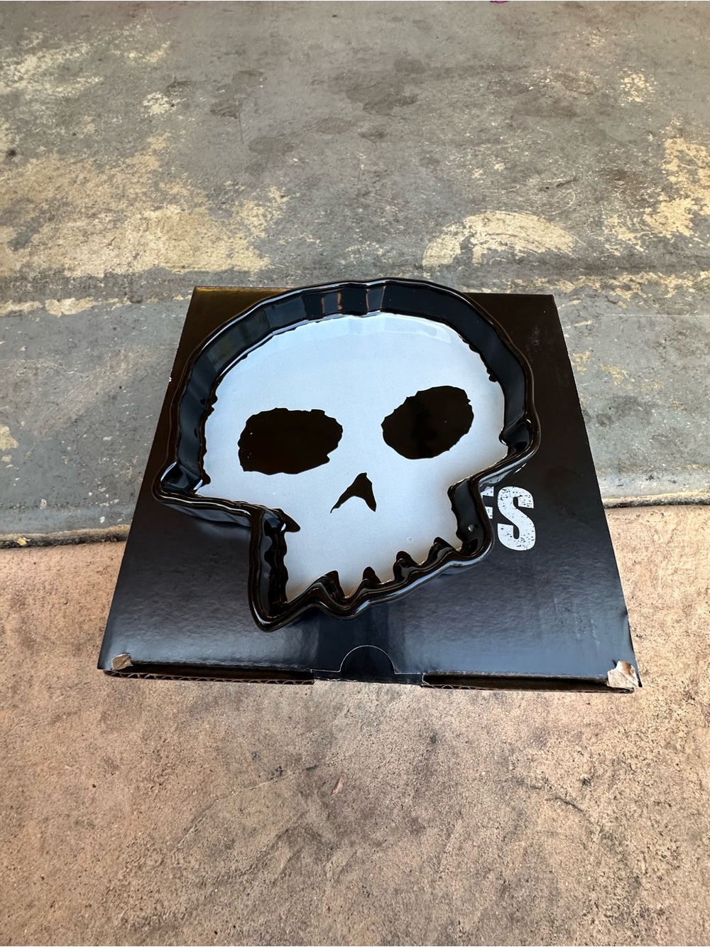 Pleasures x Zero Ceramic Ash Tray